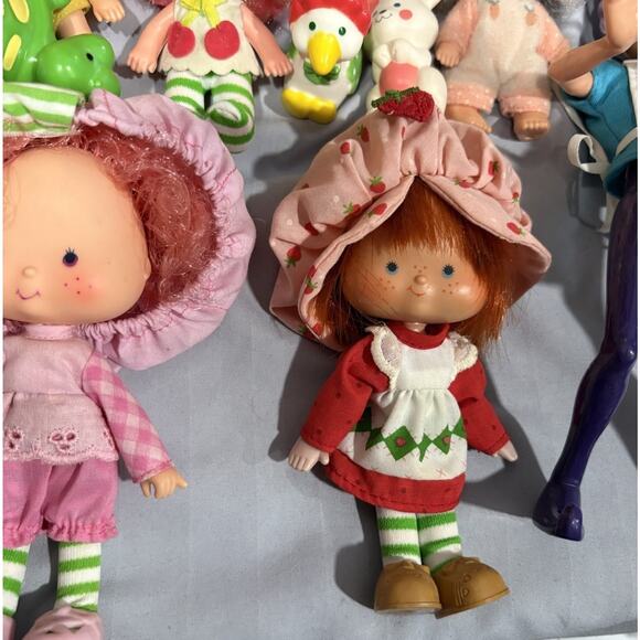 Kenner Vintage 1980’s Strawberry Shortcake Doll Lot With Clothes & Accessories - Picture 4 of 7